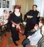 2003 Szkoa Przyszoci na ulicy Waszyngtona w Warszawie - pani Dyrektor
wykonuje ostatnie tango przez wyjazdem do Szczawna Zdroju

